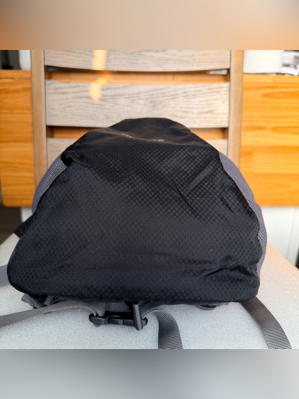 Osprey Daylite unisex Black and Gray Backpack - Picture 9 of 11